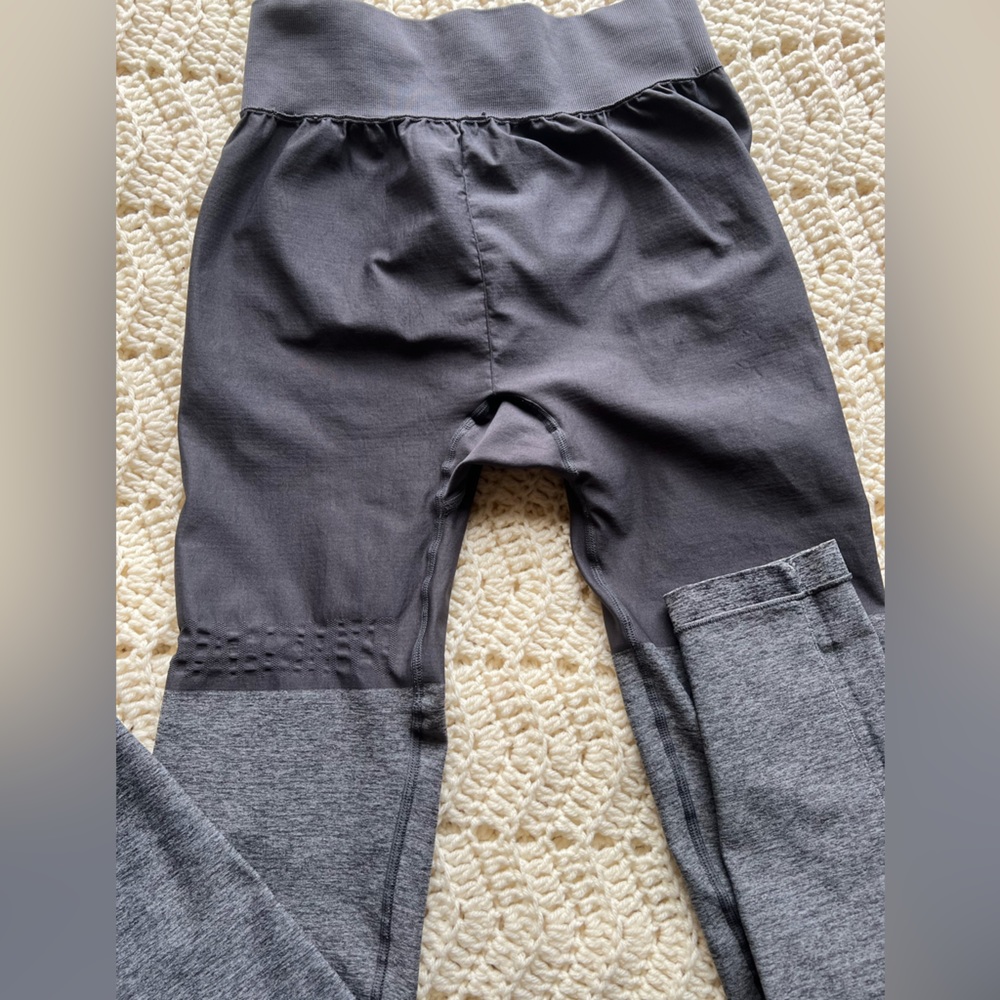 GYMSHARK GREY LEGGINGS
